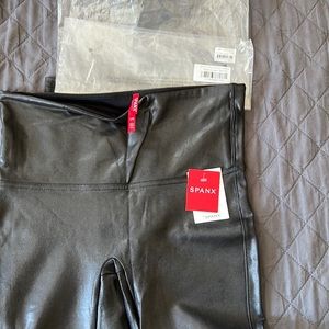 Spanx Faux Leather Leggings Size Large - Never Worn